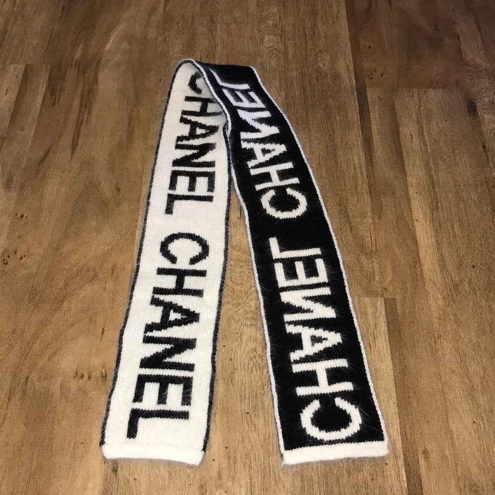 Chanel fuzzy scarf